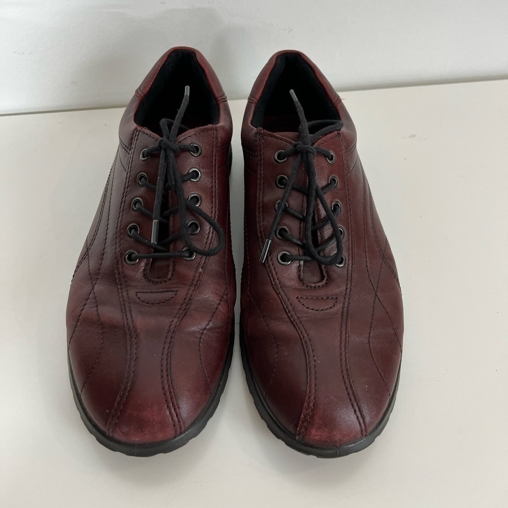 ECCO Womens size 6-6.5 Eur 37 Red leather lace up shoes - Picture 3 of 9